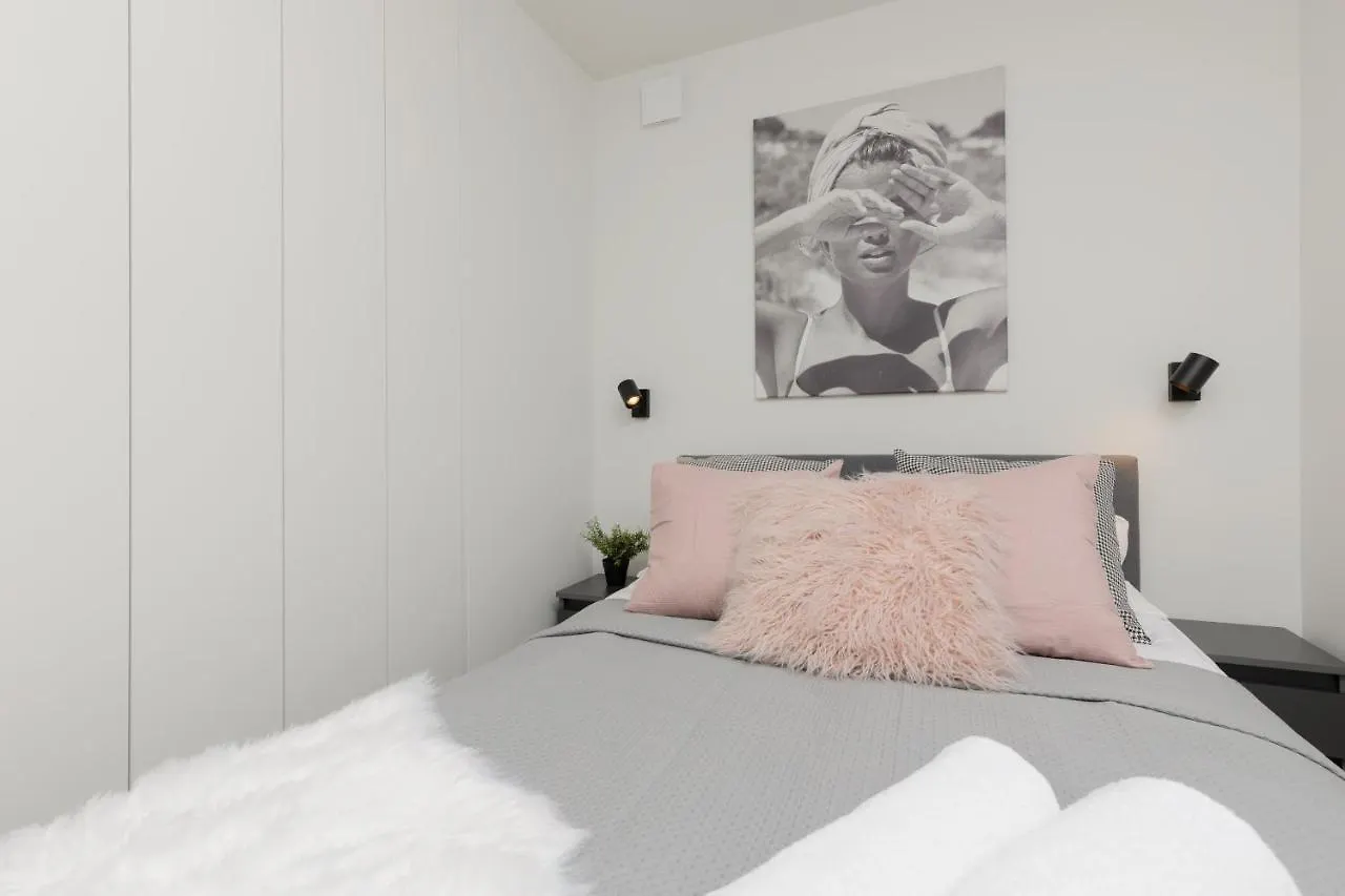 Stylish Apartment Close To Zlote Tarasy Warschau